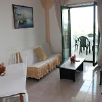 Appartement In With Sea View, Balcony, Air Conditioning, Wi-fi