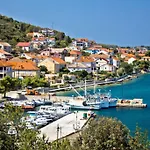 In With Sea View, Balcony, Air Conditioning, Wi-fi Appartement Kali