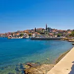 Appartement In With Sea View, Balcony, Air Conditioning, Wi-fi *