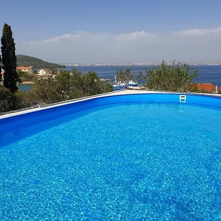 Lägenhet In With Sea View, Balcony, Air Conditioning, Wi-fi Kali