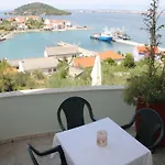 In With Sea View, Balcony, Air Conditioning, Wi-fi Apartman